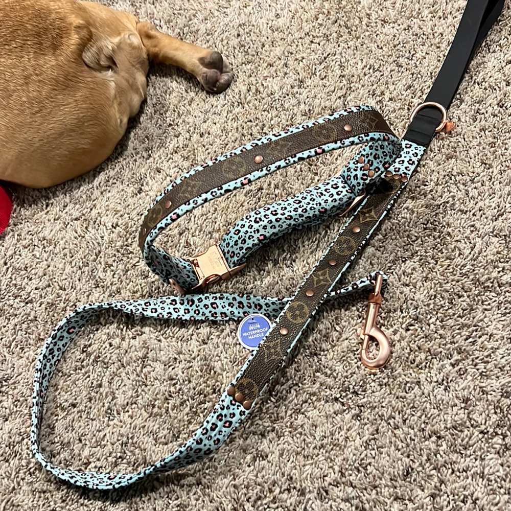 Authentic Brand New Vintage Revival LV Louis Vuitton dog collar and matching led